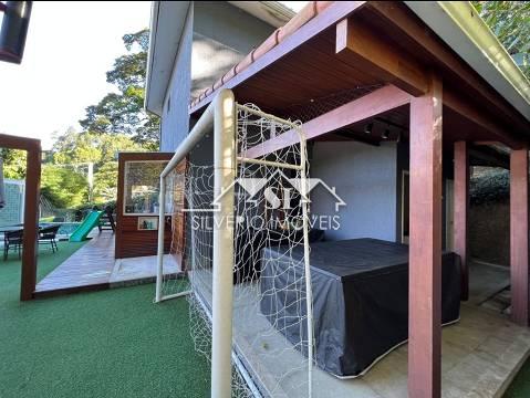 Casa à venda com 5 quartos, 200m² - Foto 3