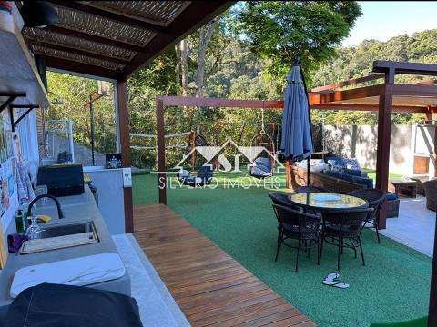 Casa à venda com 5 quartos, 200m² - Foto 4