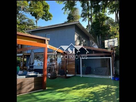 Casa à venda com 5 quartos, 200m² - Foto 2