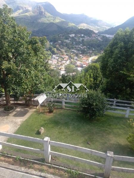 Casa à venda com 3 quartos, 400m² - Foto 47