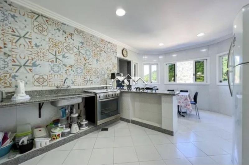 Casa à venda com 5 quartos, 480m² - Foto 12