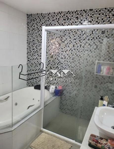 Casa à venda com 3 quartos, 300m² - Foto 2