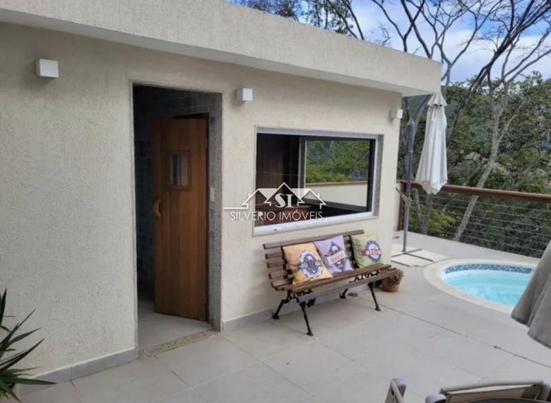 Casa à venda com 3 quartos, 300m² - Foto 3