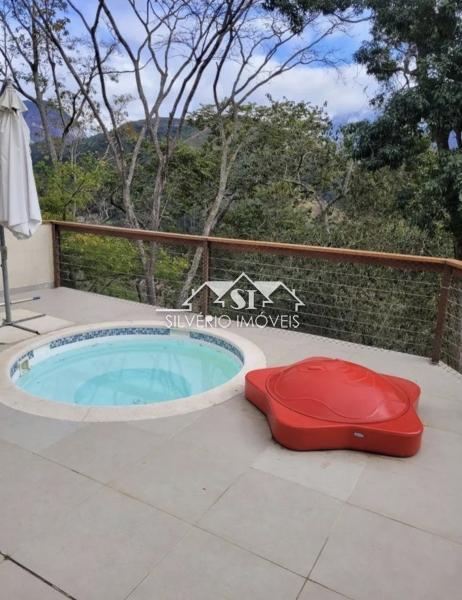 Casa à venda com 3 quartos, 300m² - Foto 4