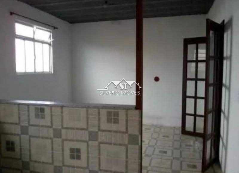 Casa à venda com 2 quartos, 80m² - Foto 3