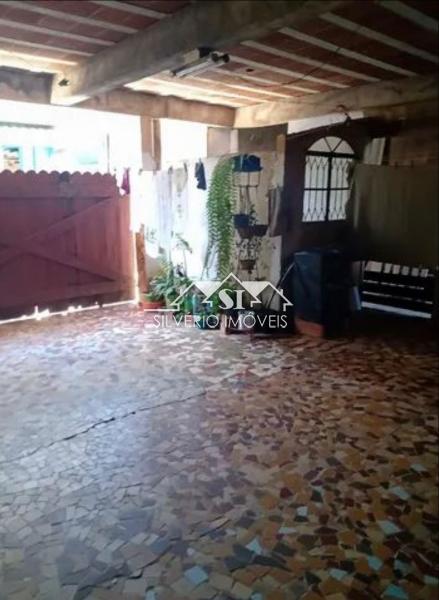 Casa à venda com 2 quartos, 80m² - Foto 4