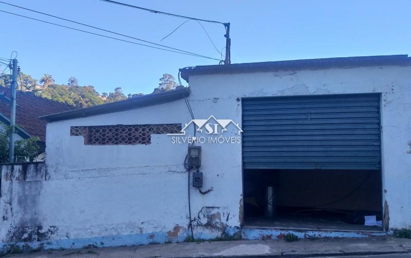 Loja em Mosela - Petrópolis/RJ  - 2 Quartos