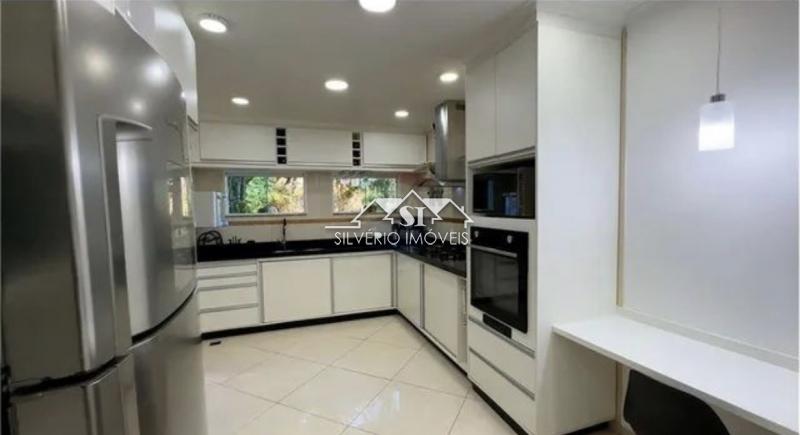 Casa à venda com 5 quartos, 300m² - Foto 6