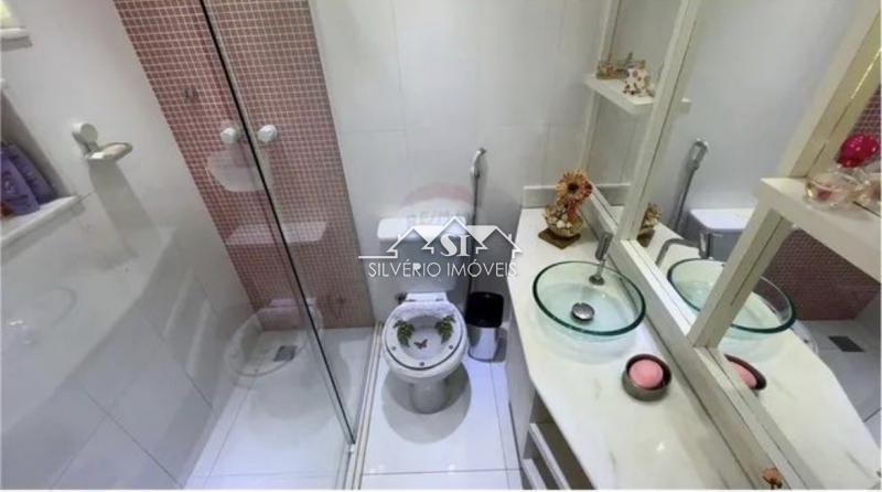 Casa à venda com 5 quartos, 300m² - Foto 11