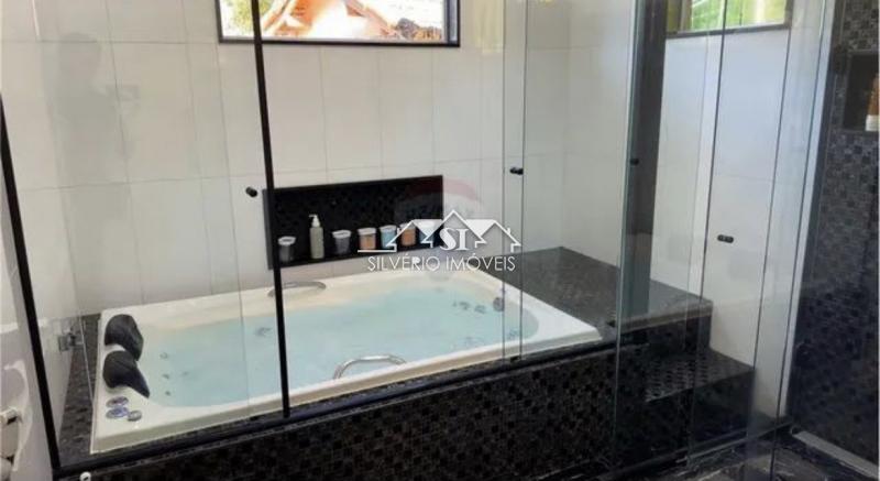 Casa à venda com 5 quartos, 300m² - Foto 16