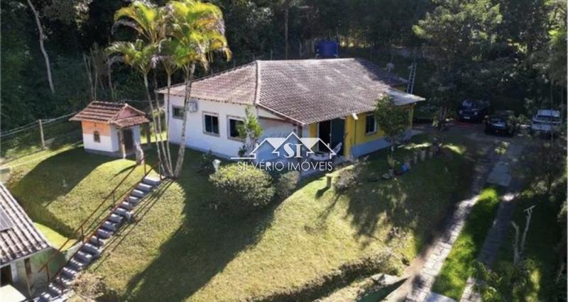 Casa à venda com 5 quartos, 300m² - Foto 2