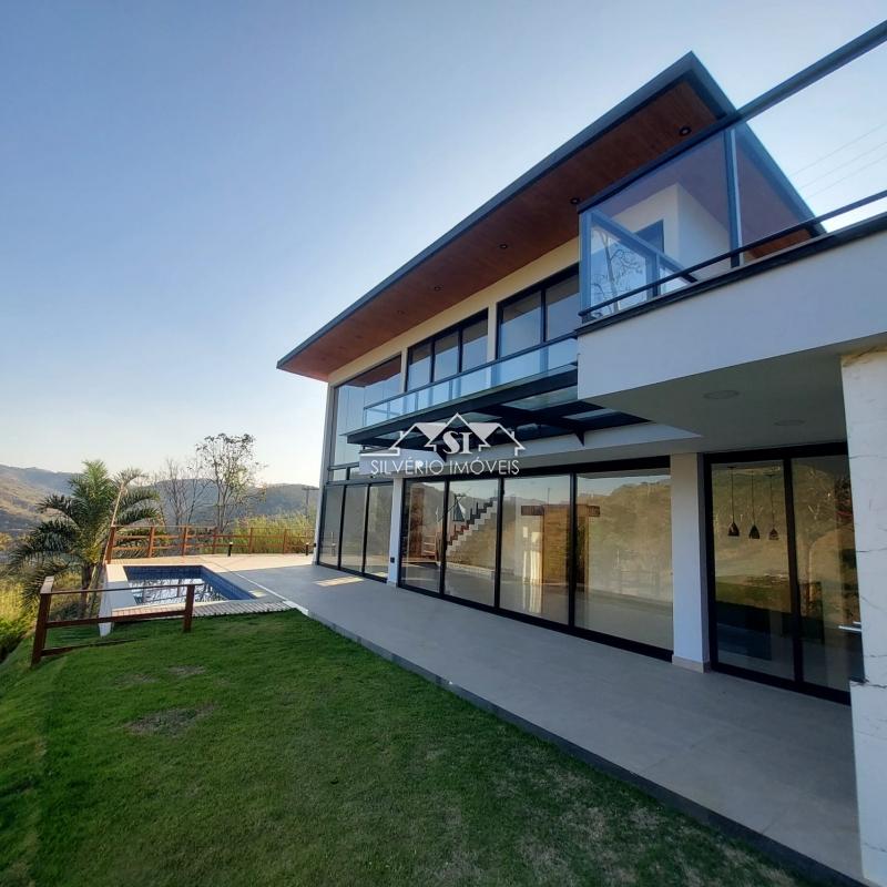 Casa à venda com 3 quartos, 260m² - Foto 2