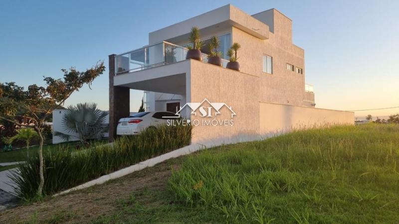 Casa à venda com 3 quartos, 288m² - Foto 2