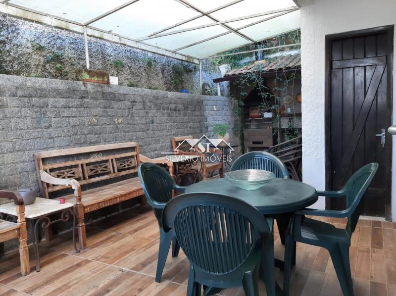 Casa à venda com 3 quartos, 150m² - Foto 4