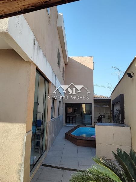 Casa à venda com 4 quartos, 139m² - Foto 4