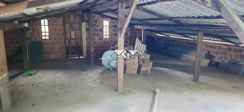 Casa à venda com 2 quartos, 90m² - Foto 2