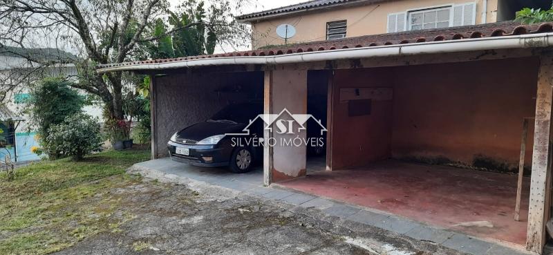 Casa à venda com 2 quartos, 90m² - Foto 9