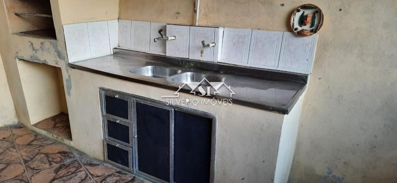 Casa à venda com 2 quartos, 90m² - Foto 17