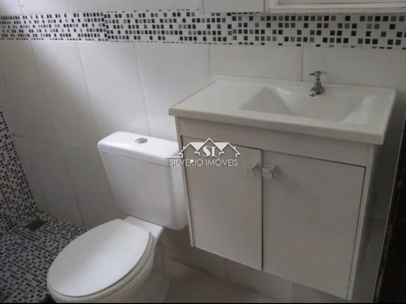 Casa à venda com 4 quartos, 100m² - Foto 4