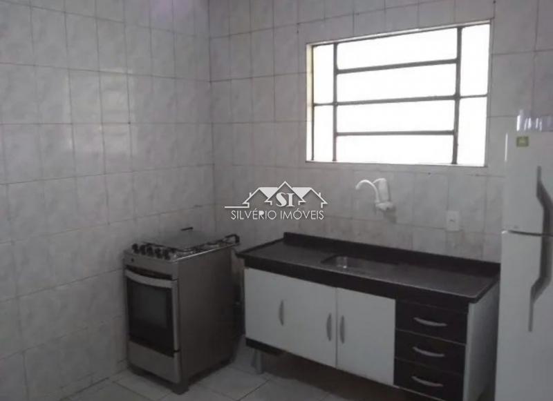 Casa à venda com 4 quartos, 100m² - Foto 3