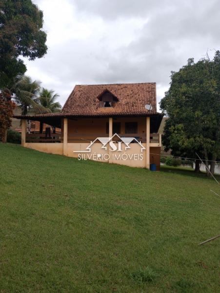 Casa à venda com 4 quartos, 300m² - Foto 3