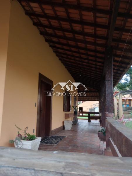 Casa à venda com 4 quartos, 300m² - Foto 4