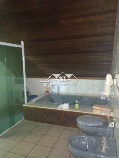 Casa à venda com 4 quartos, 300m² - Foto 8