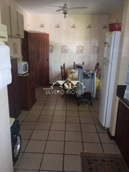 Casa à venda com 4 quartos, 300m² - Foto 19