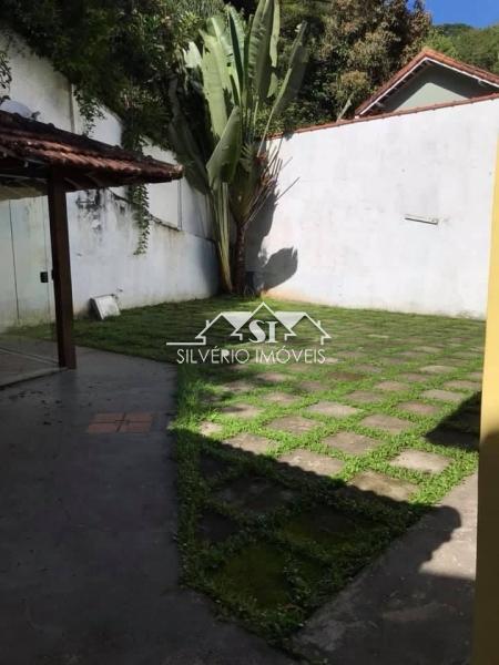 Casa à venda com 3 quartos, 140m² - Foto 4