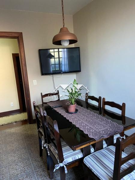 Casa à venda com 5 quartos, 210m² - Foto 10