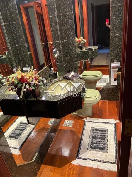 Casa à venda com 5 quartos, 210m² - Foto 11