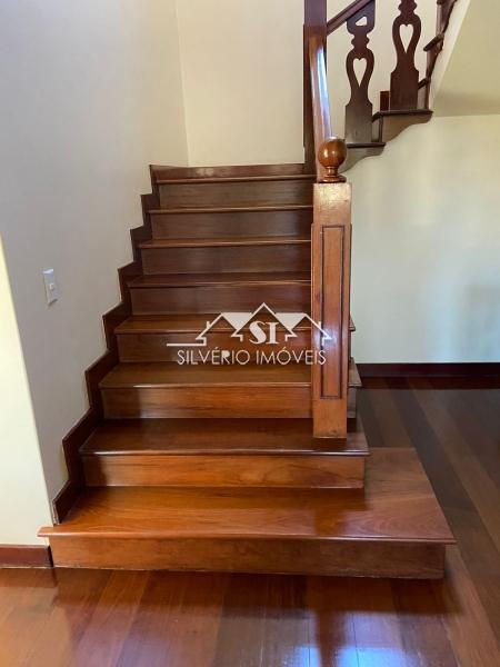 Casa à venda com 5 quartos, 210m² - Foto 14