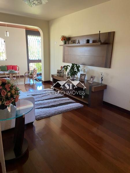 Casa à venda com 5 quartos, 210m² - Foto 15