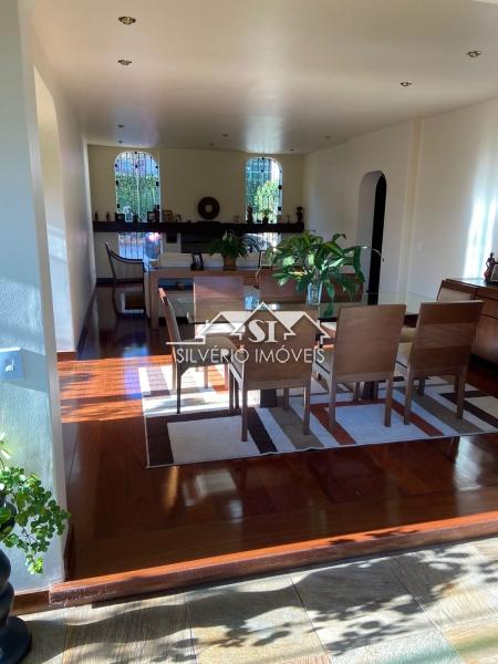 Casa à venda com 5 quartos, 210m² - Foto 18