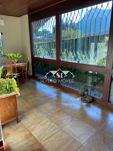 Casa à venda com 5 quartos, 210m² - Foto 24