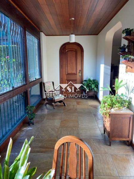 Casa à venda com 5 quartos, 210m² - Foto 27