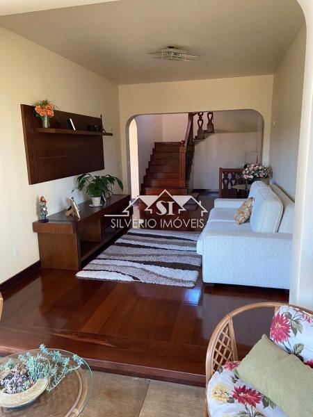 Casa à venda com 5 quartos, 210m² - Foto 30
