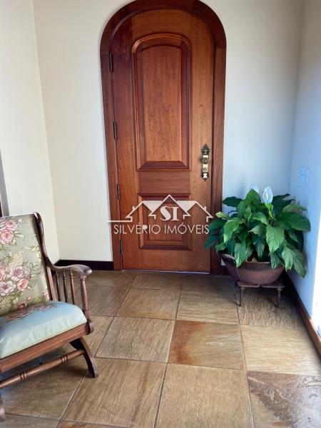 Casa à venda com 5 quartos, 210m² - Foto 31