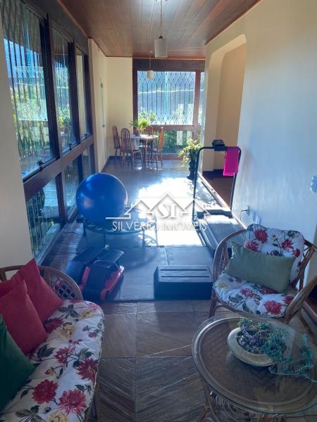 Casa à venda com 5 quartos, 210m² - Foto 34