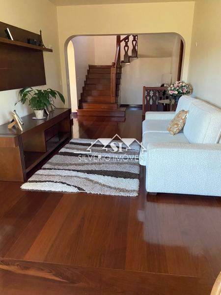 Casa à venda com 5 quartos, 210m² - Foto 35