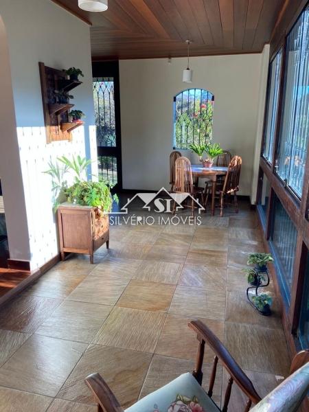 Casa à venda com 5 quartos, 210m² - Foto 37