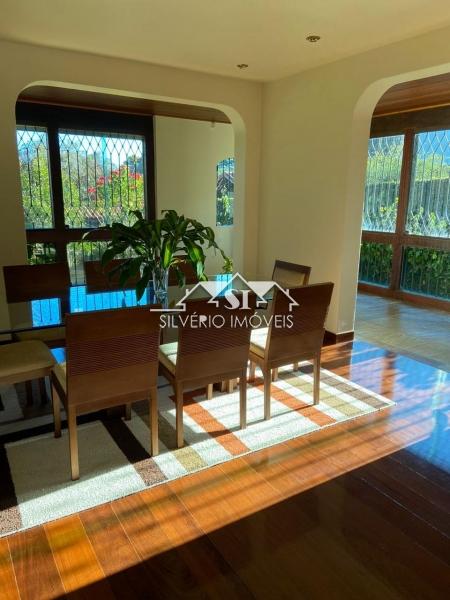 Casa à venda com 5 quartos, 210m² - Foto 40