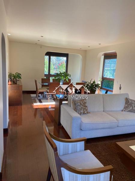 Casa à venda com 5 quartos, 210m² - Foto 43