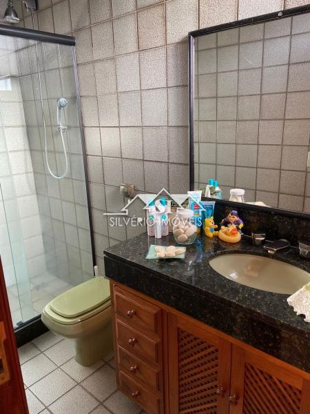 Casa à venda com 5 quartos, 210m² - Foto 46