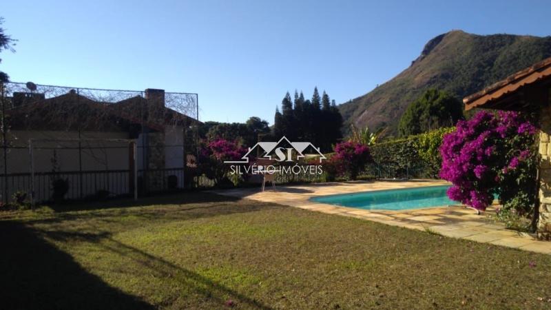 Casa à venda com 5 quartos, 210m² - Foto 5
