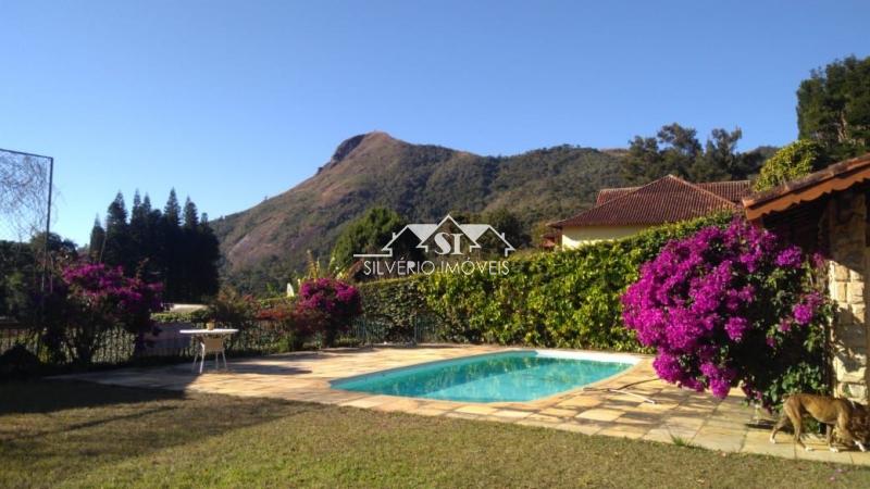 Casa à venda com 5 quartos, 210m² - Foto 6