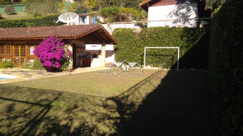 Casa à venda com 5 quartos, 210m² - Foto 8