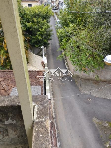 Casa à venda com 2 quartos, 60m² - Foto 3