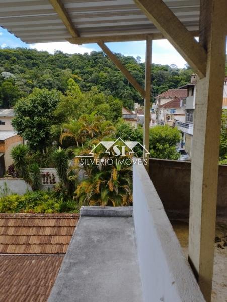 Casa à venda com 2 quartos, 60m² - Foto 4