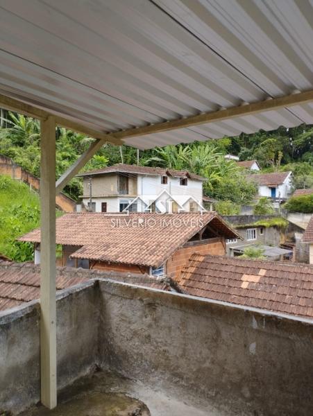 Casa à venda com 2 quartos, 60m² - Foto 5